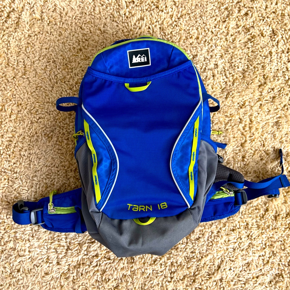 REI Kids Tarn 18 Hiking Backpack